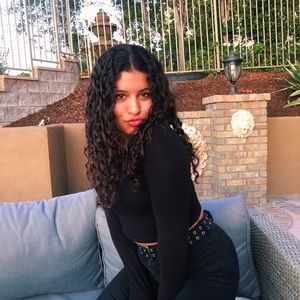 Meet your Posher, Sabrina